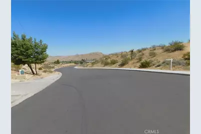 16519 Avalon Avenue, Victorville, CA 92395 - Photo 2