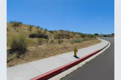16519 Avalon Avenue, Victorville, CA 92395 - Photo 14