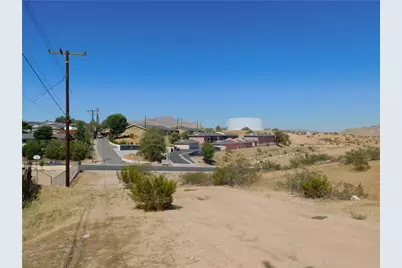16519 Avalon Avenue, Victorville, CA 92395 - Photo 8