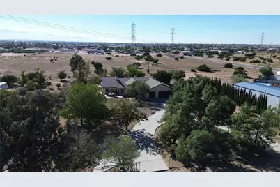 8026 Primrose Avenue, Oak Hills, CA 92344 - Photo 38