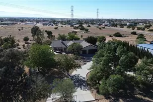 8026 Primrose Ave, Oak Hills, CA 92344 - Photo 38