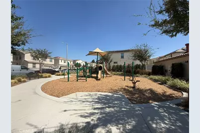 493 N Pinewood Avenue, Rialto, CA 92376 - Photo 38