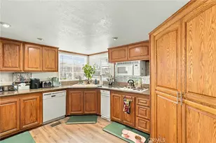 10210 Baseline, Rancho Cucamonga, CA 91701 - Photo 8