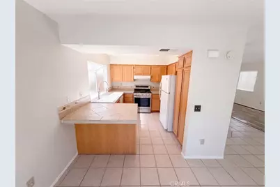 961 Verona, San Jacinto, CA 92583 - Photo 8