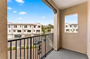 100 Pickwick Ln, Burbank, CA 91506 - Photo 20