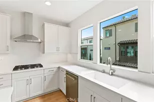 100 Pickwick Ln, Burbank, CA 91506 - Photo 12