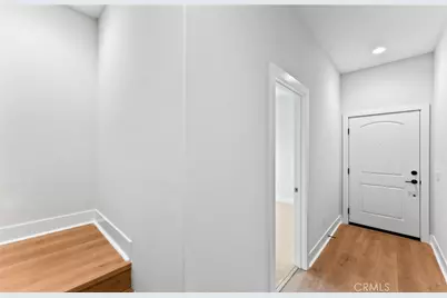 100 Pickwick Lane, Burbank, CA 91506 - Photo 4