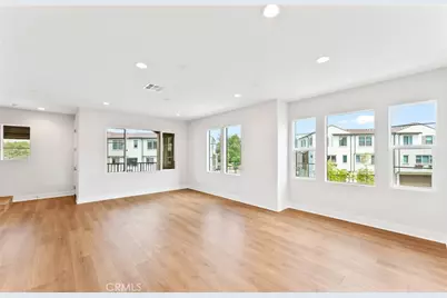 100 Pickwick Lane, Burbank, CA 91506 - Photo 8