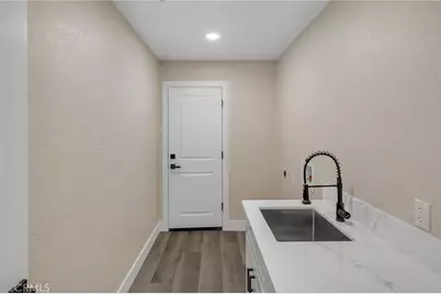 18043 Sunburst, Victorville, CA 92395 - Photo 22