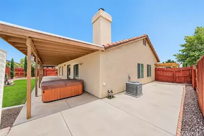 15999 Holly Brook, Victorville, CA 92395 - Photo 36