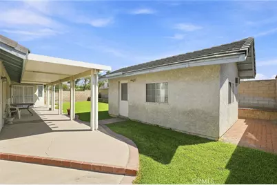 721 N Sandalwood Avenue, Rialto, CA 92376 - Photo 32