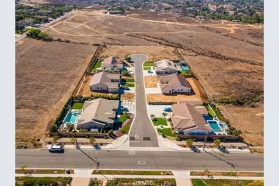 7925 Featherstone Court, Riverside, CA 92506 - Photo 20