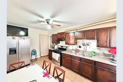 218 E 60th Street, Los Angeles, CA 90003 - Photo 6