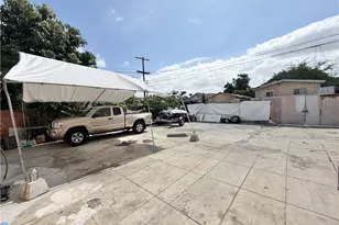 218 E 60th St, Los Angeles, CA 90003 - Photo 18