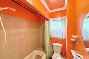 218 E 60th St, Los Angeles, CA 90003 - Photo 14