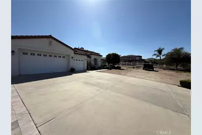 18268 Hollowtree Lane, Riverside, CA 92504 - Photo 40