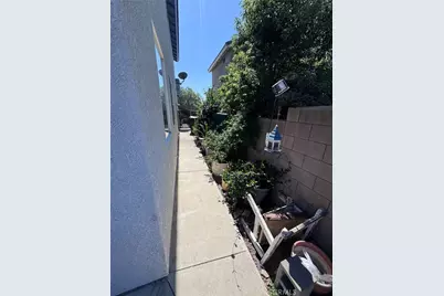 14842 Fox Ridge Drive, Fontana, CA 92336 - Photo 22
