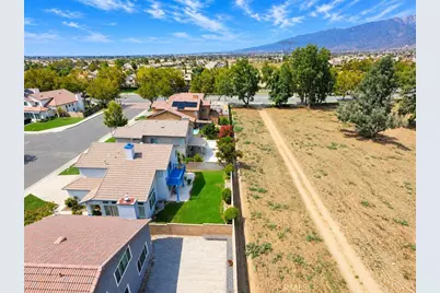 14842 Fox Ridge Drive, Fontana, CA 92336 - Photo 46