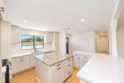 9221 Jacaranda, Hesperia, CA 92345 - Photo 8
