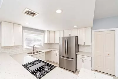 198 N Pennsylvania St, Lake Elsinore, CA 92530 - Photo 10
