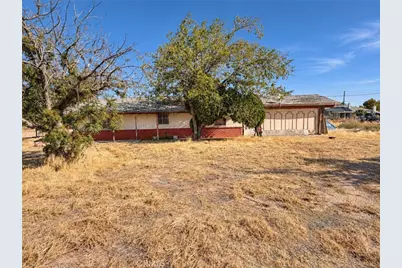 15116 Palm, Hesperia, CA 92345 - Photo 2