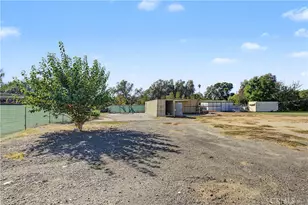 17643 Santa Ana, Bloomington, CA 92316 - Photo 22