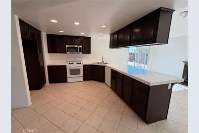 44523 Galicia, Hemet, CA 92544 - Photo 4