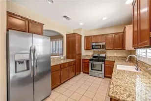 14968 Onyx Rd, Victorville, CA 92394 - Photo 8