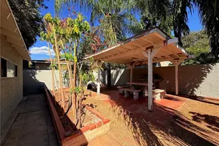 27276 Main, Highland, CA 92346 - Photo 24