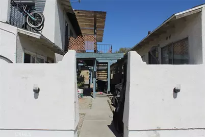 16395 Village, Victorville, CA 92394 - Photo 12