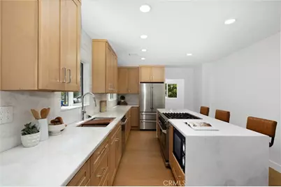 15550 Otsego Street, Encino, CA 91436 - Photo 16