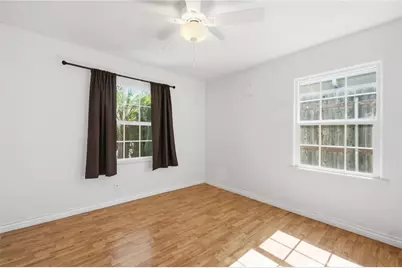 611 S Griffith Park, Burbank, CA 91506 - Photo 10
