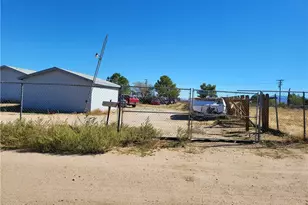 11125 Golden Poppy (Gabriel) Ln, Victorville, CA 92392 - Photo 2