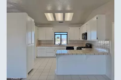 18075 Verano, Hesperia, CA 92345 - Photo 10