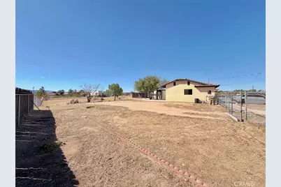 18075 Verano, Hesperia, CA 92345 - Photo 36