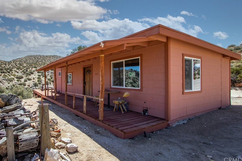 16741 Burns Canyon Rd, Pioneertown, CA