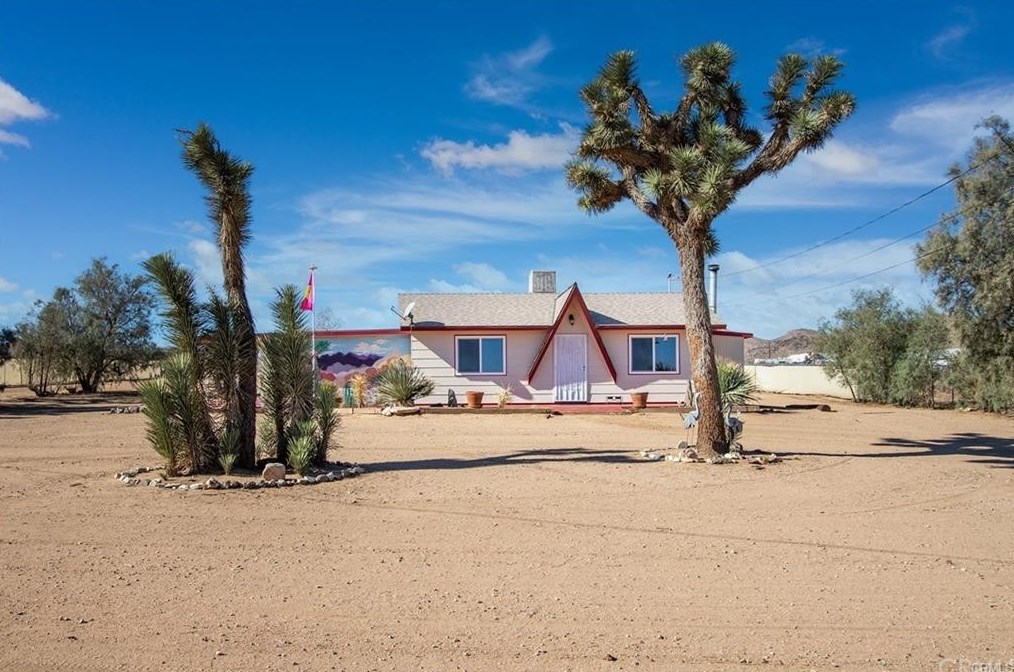 164 Old Woman Springs Rd, Yucca Valley, CA 92284