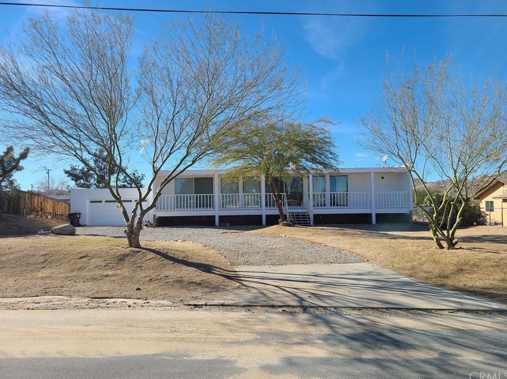 6946 Lennox Ave, Yucca Valley, CA 92284-5908