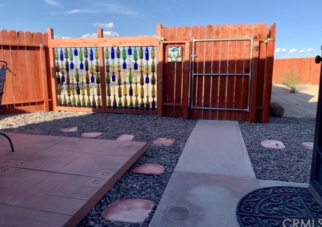 6291 Lear Ave, Twntynine Plm CA  92277-9143 exterior