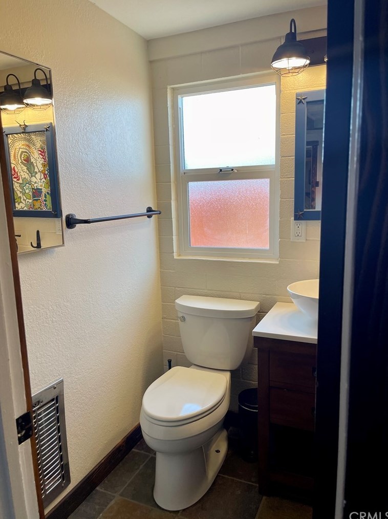 6291 Lear Ave, Twntynine Plm CA  92277-9143 exterior