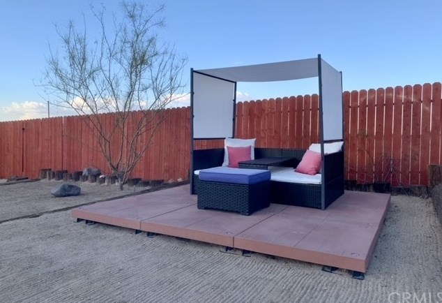 6291 Lear Ave, Twntynine Plm CA  92277-9143 exterior