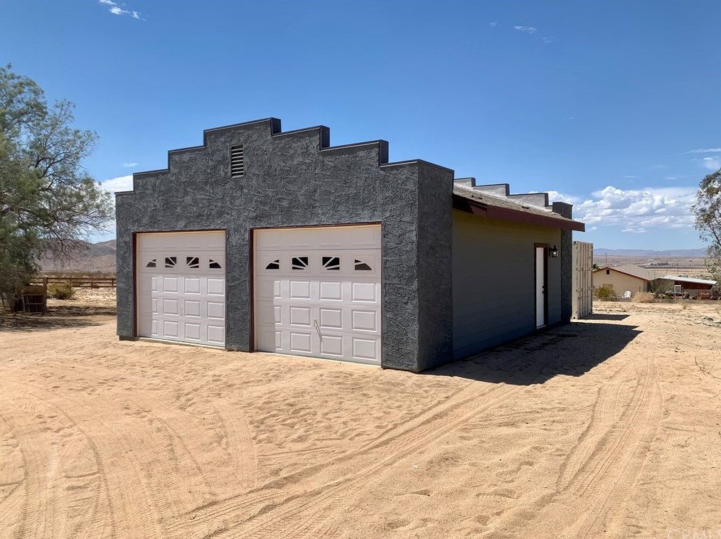 6291 Lear Ave, Twntynine Plm CA  92277-9143 exterior