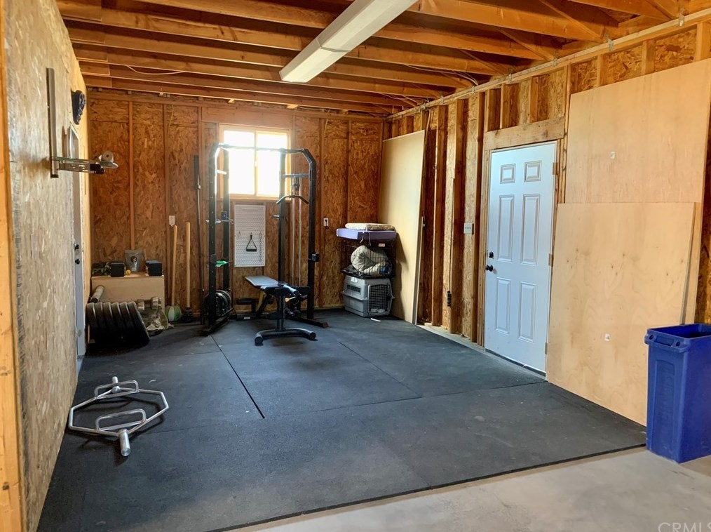 6291 Lear Ave, Twntynine Plm CA  92277-9143 exterior