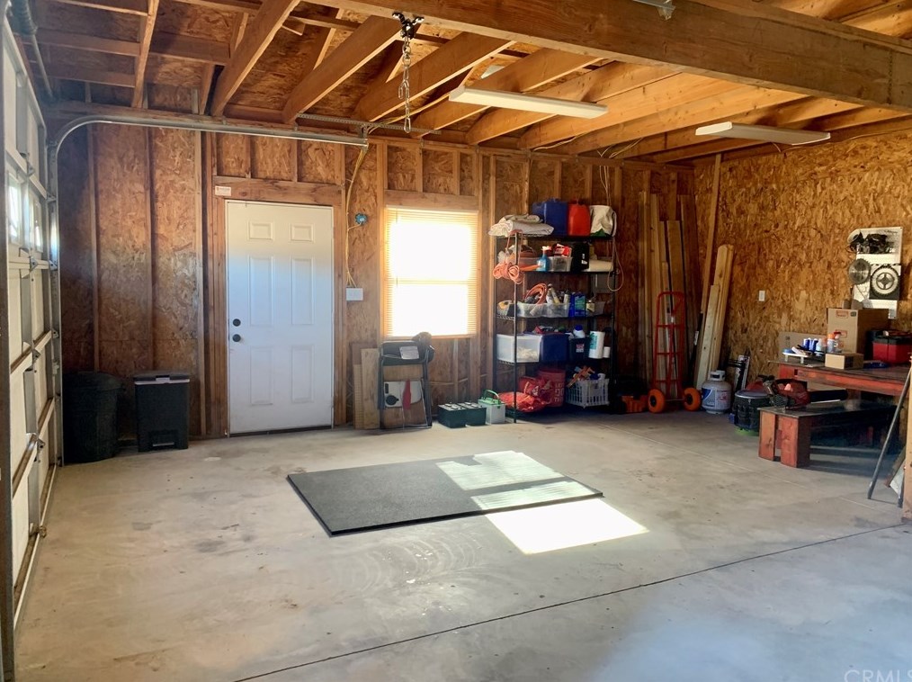 6291 Lear Ave, Twntynine Plm CA  92277-9143 exterior