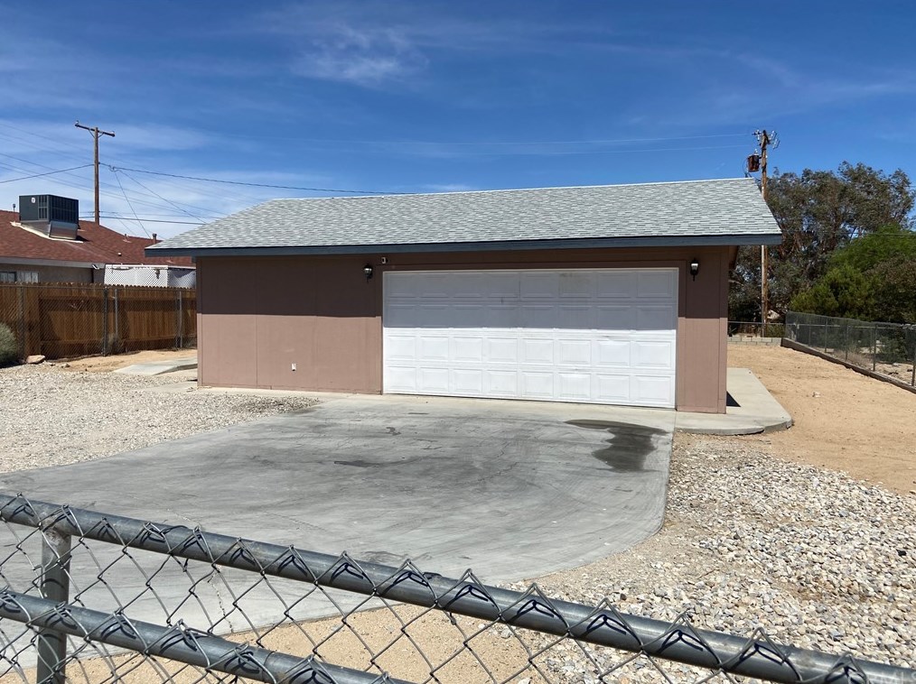 6415 Lupine Ave, Twntynine Plm, CA 92277-2087