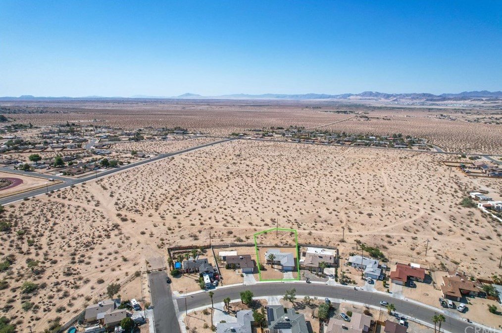 73038 Sunnyvale Dr, Twntynine Plm CA  92277-2243 exterior