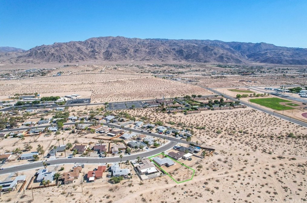 73038 Sunnyvale Dr, Twntynine Plm CA  92277-2243 exterior