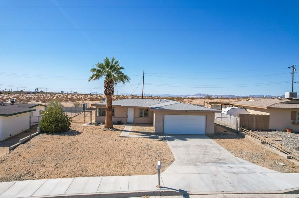 73038 Sunnyvale Dr, Twntynine Plm CA  92277-2243 exterior