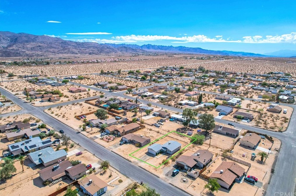 5530 Lupine Ave, Twntynine Plm CA  92277-1468 exterior