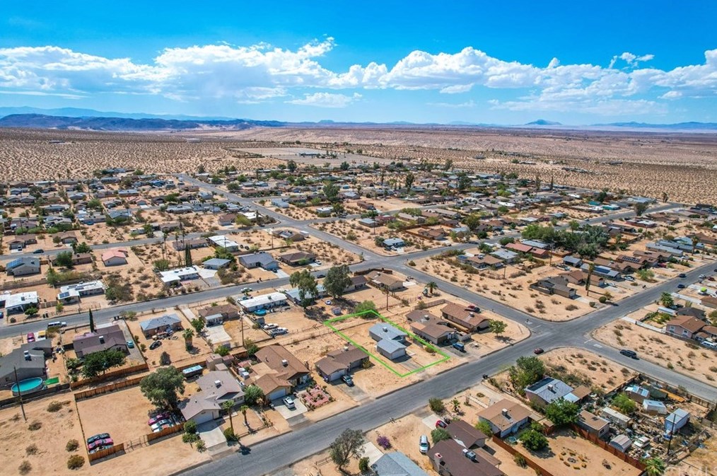 5530 Lupine Ave, Twntynine Plm CA  92277-1468 exterior